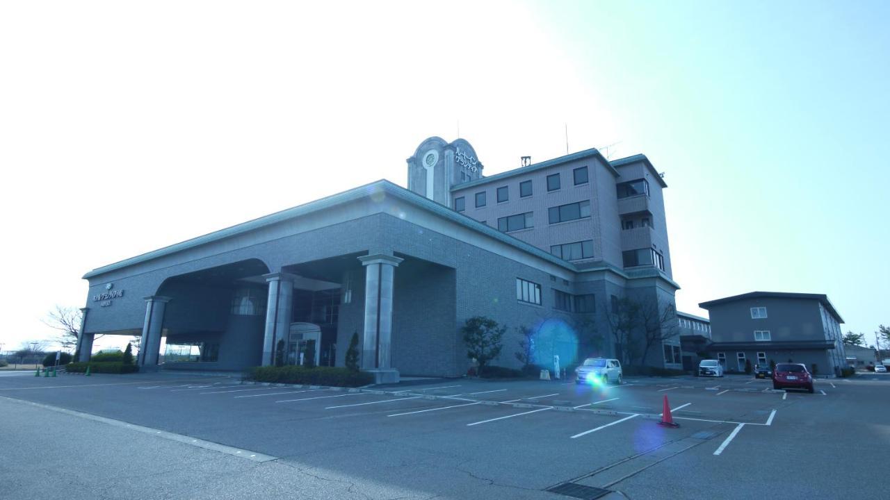 Route Inn Grantia Komatsu Airport Exterior foto