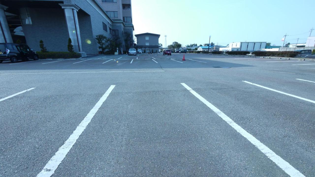 Route Inn Grantia Komatsu Airport Exterior foto